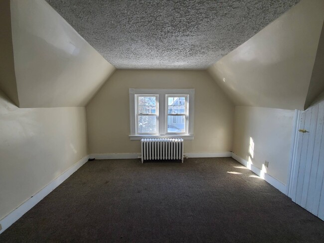Building Photo - 236 Hillside Ave Unit 3