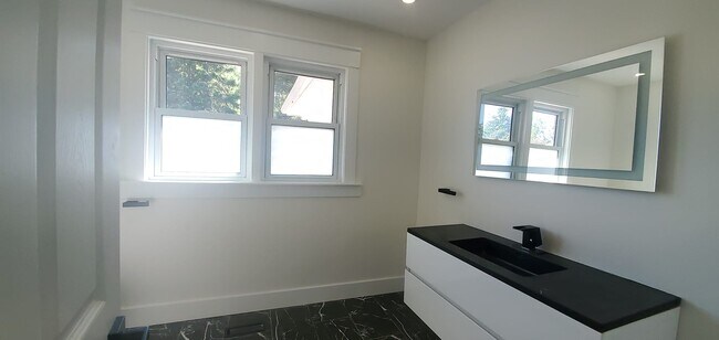 Photo - 101 Maple Dr Unit A