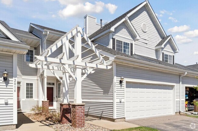 Building Photo - 2014 Mainstreet Rental