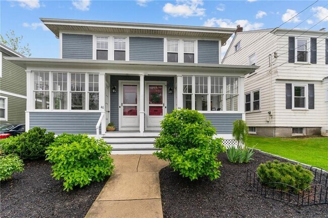 Building Photo - 44 Bedlow Ave