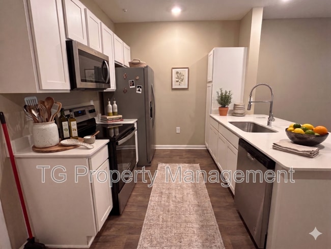 Photo - 903 Rivertree Pl