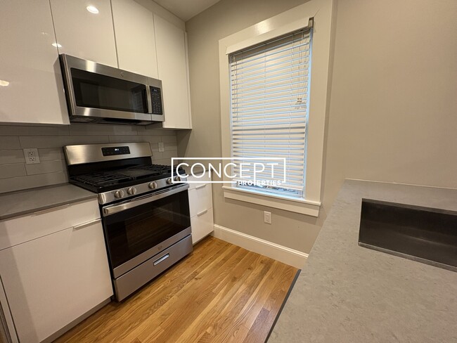 Photo - 220 Banks St Unit 6