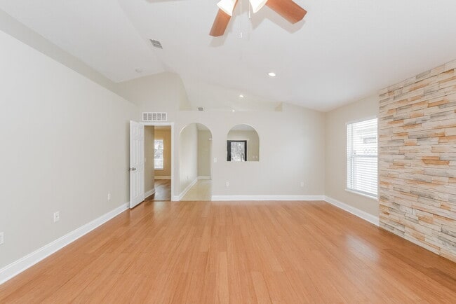 Photo - 1018 Brenton Leaf Dr