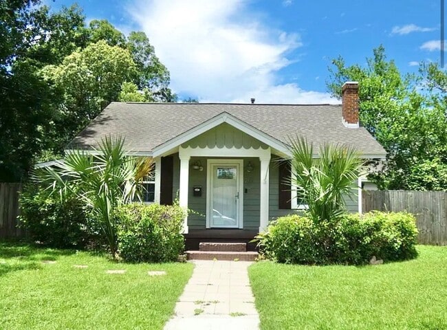 Building Photo - Updated Home in Historic East Hill