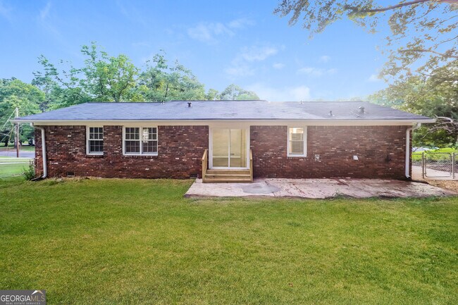 Photo - 5348 The Savoy