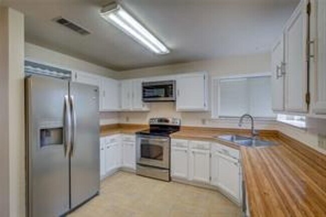 Photo - Adorable home in Rowlett, Location in Great Location!