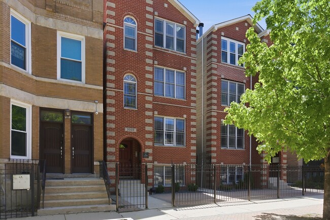 Photo - 2033 W Huron St Unit # 02