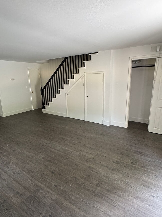 Photo - Spacious Two Story (2BR/1BA) Home with Lar...