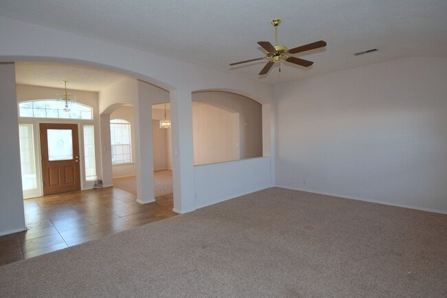 Photo - 3 Bedroom, 2 bath, 2 living areas, La Cueva area