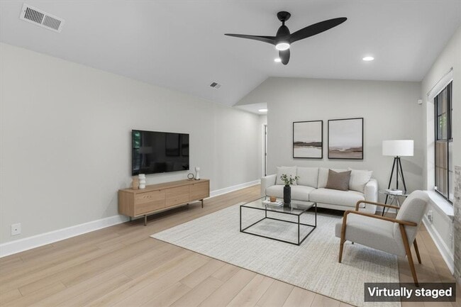 Building Photo - 2215 Post Rd Unit 2051