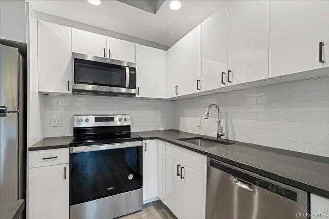 Photo - 47 Beekman Ave Unidad 21