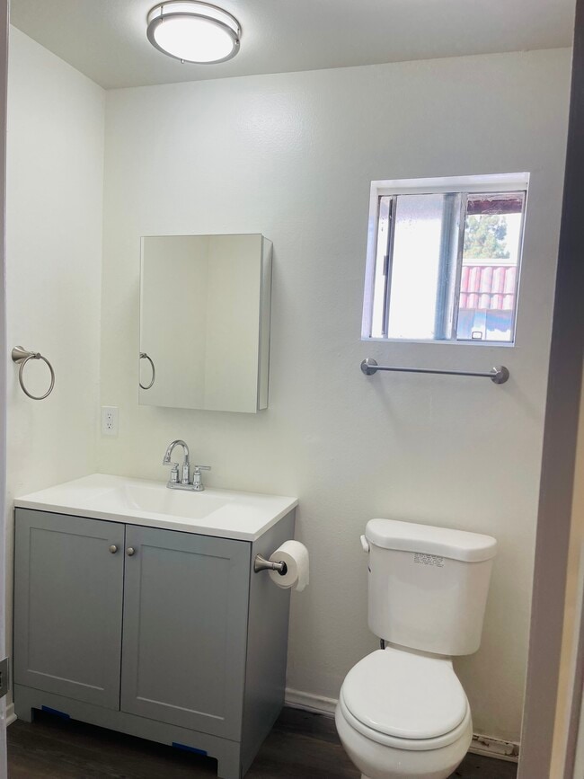 Photo - 6442 Rostrata Ave Apartamentos