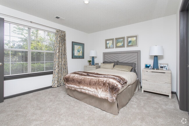 2BR, 1.5BA - 1200SF