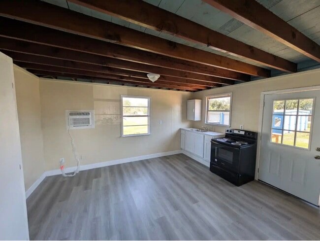 Photo - 2600 Shanks Rd