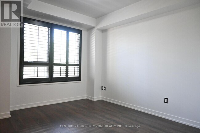 Photo - 2530 Eglinton Ave W