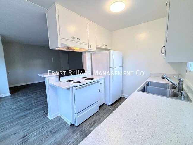 Photo - 3211 E Wilton St Unit 02