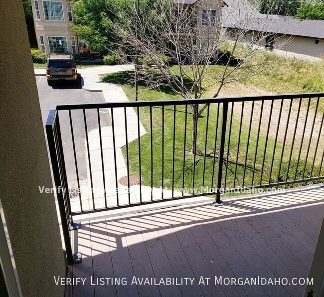Photo - 10096 W Garverdale Ln Unit 202