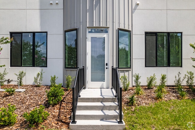 2BR, 2BA - 803SF - Exterior Entrance - The Milk Stacks: Boutique Luxury Living in Downtown Orlando's Milk District