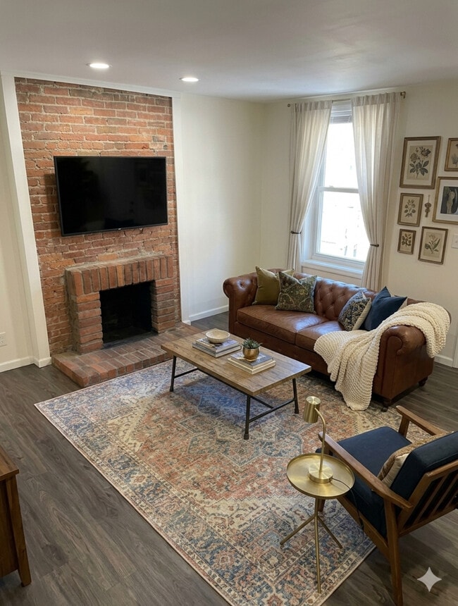 Living room - 1619 Mansfield St Unit #1