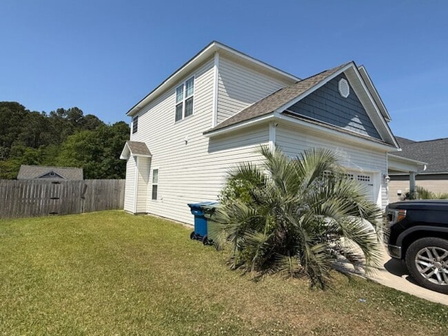 Photo - Nautical Reach Subdivision - INCLUDED lawn care / pest service / washer dryer
