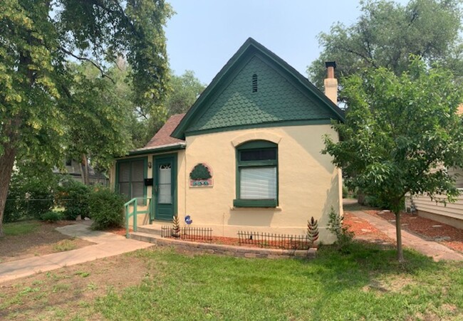 Charming 3-Bedroom Home Near Colorado Coll... - Charming 3-Bedroom Home Near Colorado Coll...