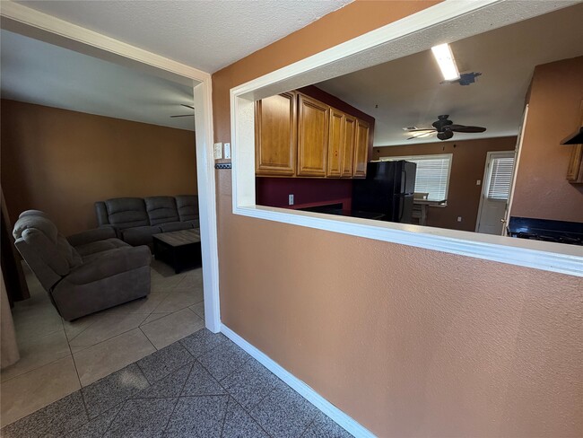 Photo - 2421 Pine St