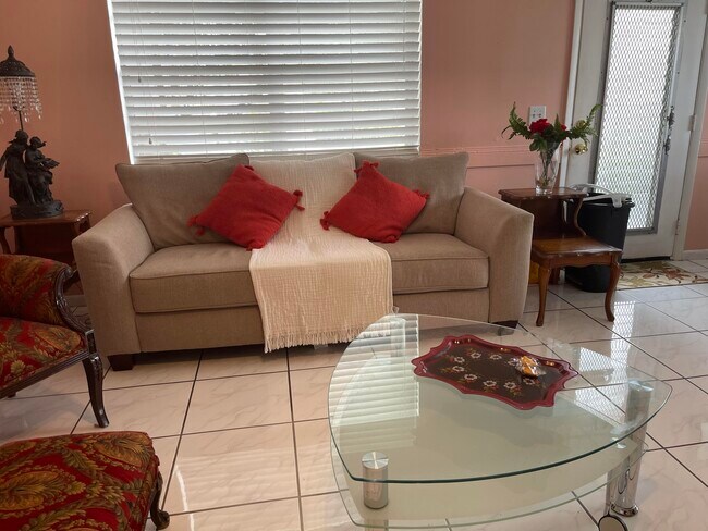 Photo - 385 Monaco Blvd