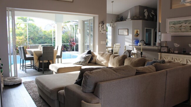 Photo - 132 Cambridge Ct