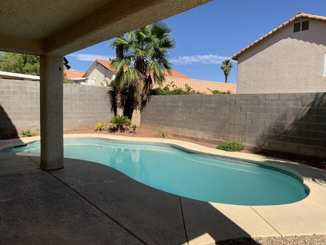 Photo - 4 Bedroom Pool Home