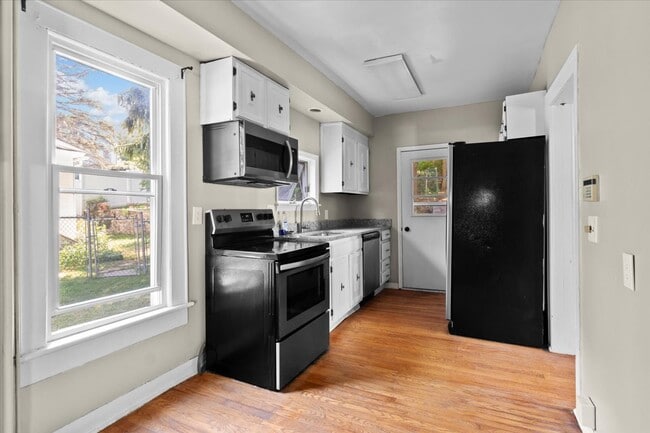 Photo - 420 Center St