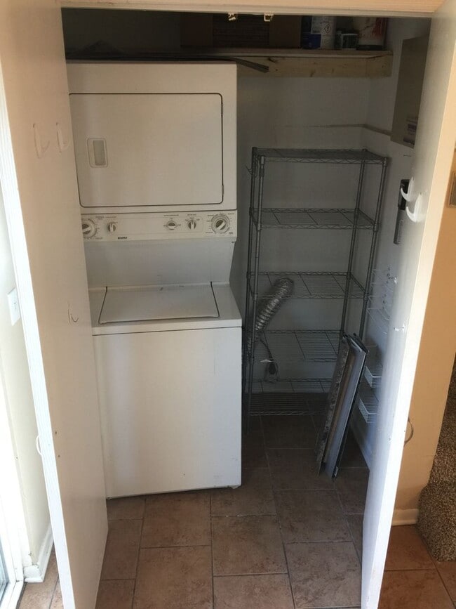 Photo - 2 Bedroom 1.5 Bath Duplex near Dan Mills i...