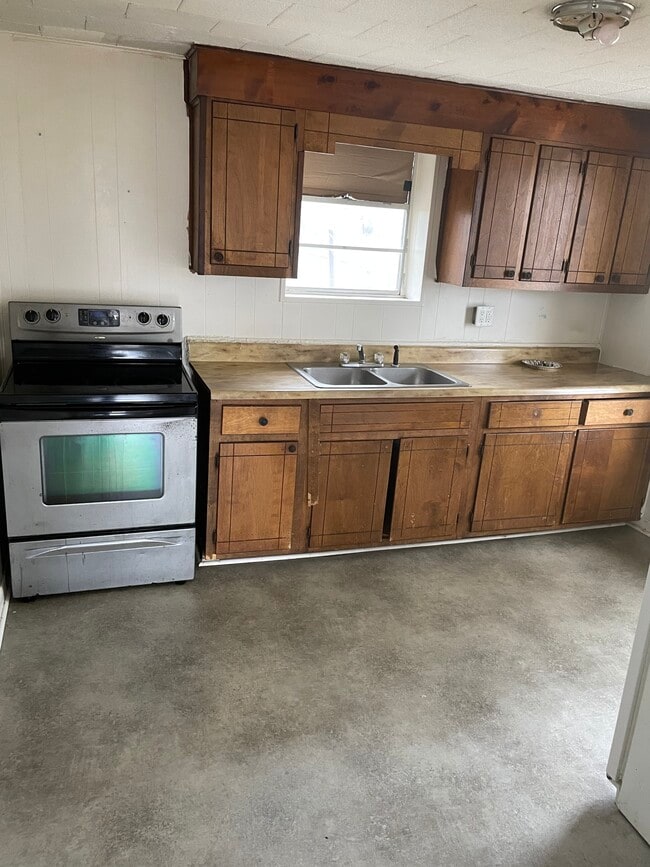 Building Photo - 625 E Mill St Unit B Rental
