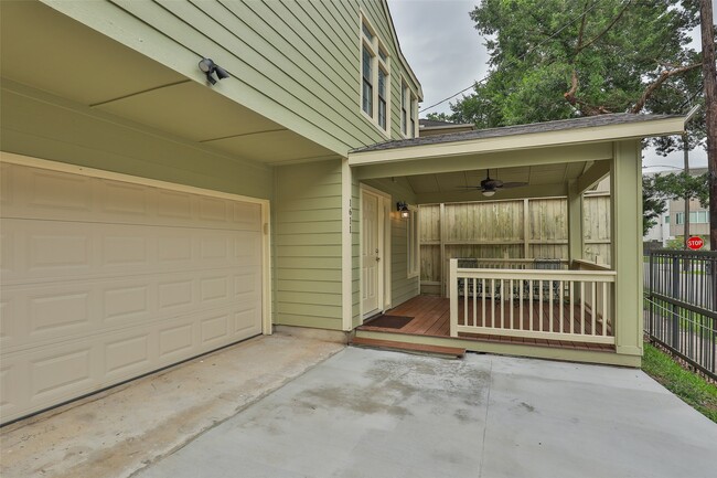 Photo - 1611 Oakdale St