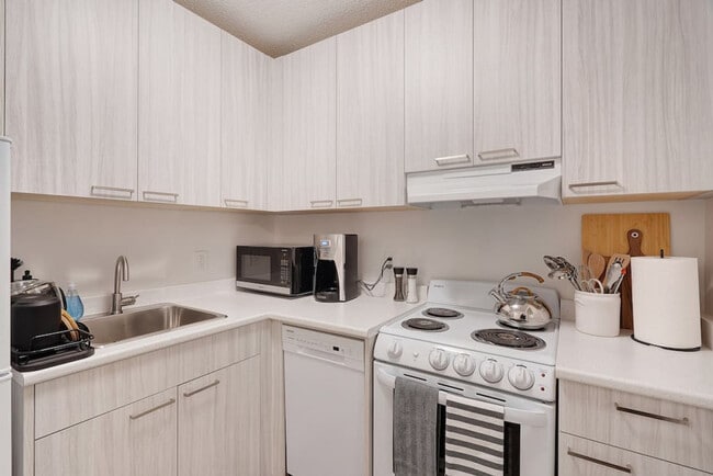 Photo - 1855 W 2nd Ave Unit SI ID1051802P