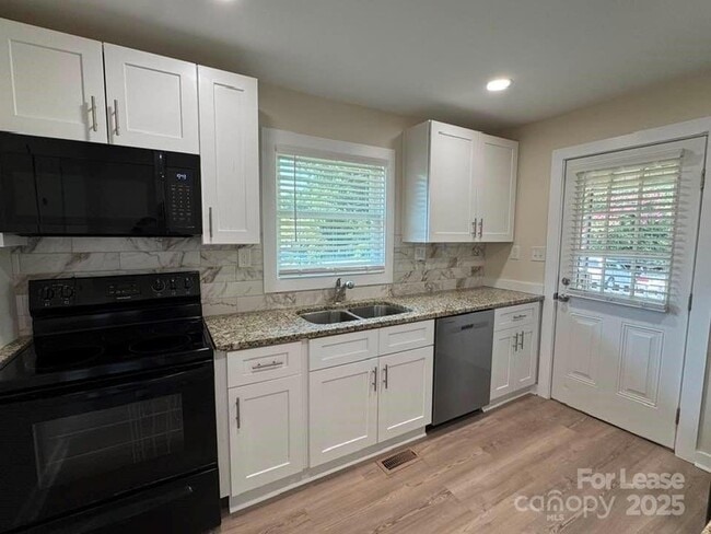 Photo - 19612 Oak St Unidad 1