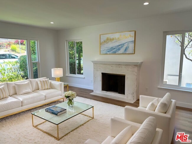 Photo - 1125 Daniels Dr House