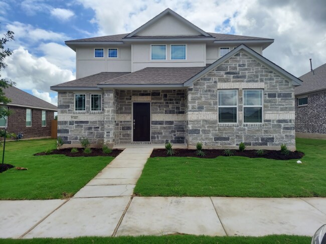 Photo - 812 Bridle Creek Dr House