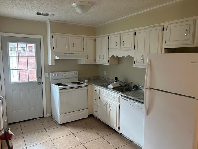 Photo - 140 Lanier Dr Unit Stadium Walk
