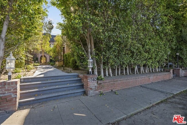 Photo - 6542 1/2 W Olympic Blvd