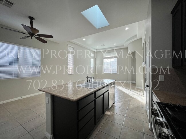 9052 W Wolf Dancer Ave