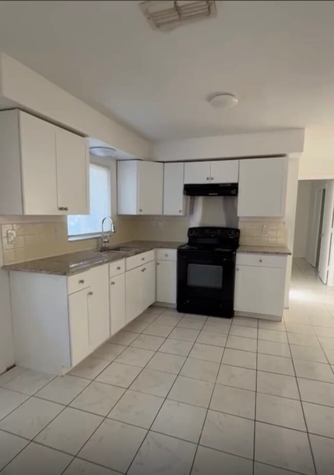 Photo - 12357 First St Unidad 12357