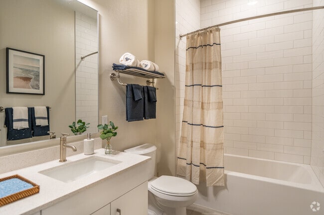 1BD, 1BA -567SF - Bathroom