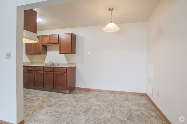 2BR, 1BA - 673SF - Dining Room
