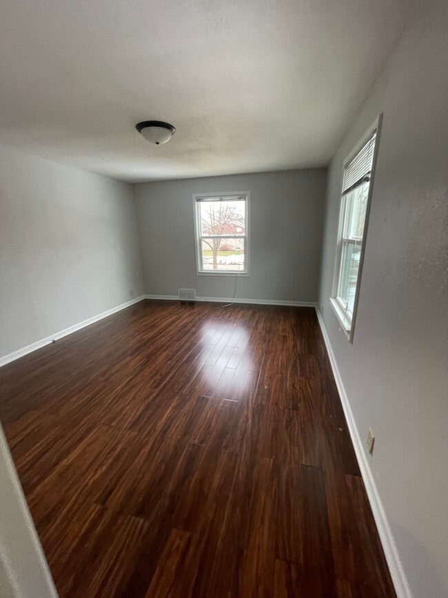 Photo - 282 N Franklin St