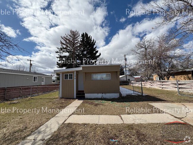 Building Photo - 190 N Adam Dr Rental