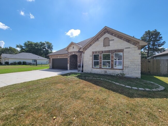 Photo - 406 Elm Lake Dr