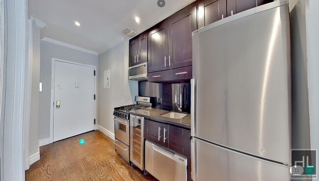 East 18th Street - East 18th Street Apartment Unit E3
