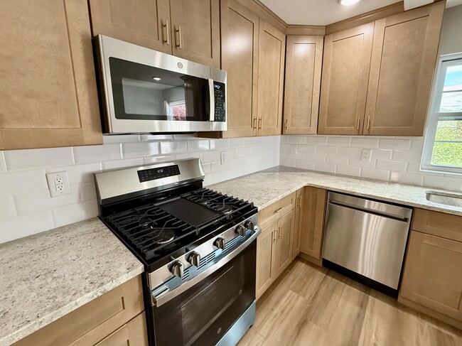 Photo - 13 Roosevelt Ave