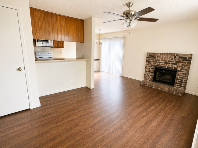 Photo - 3002 Chaucer Dr Unit A