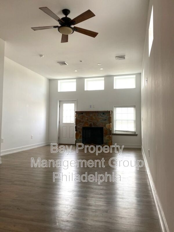 Photo - 221 W Main St Unidad 6